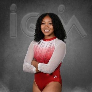 Meet your Posher, Azia